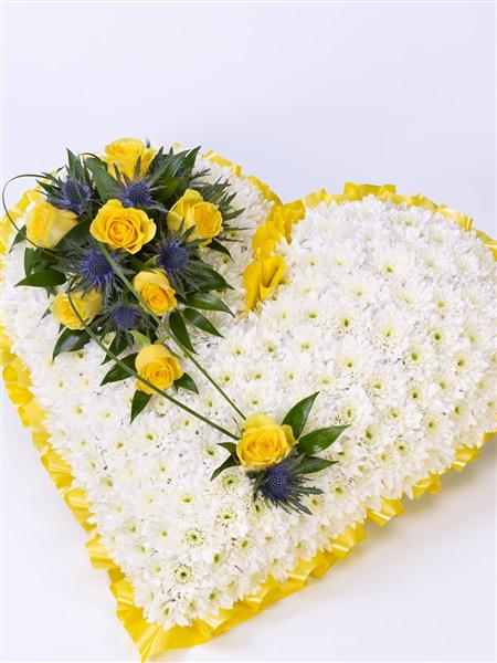 Classic Yellow Roses Heart